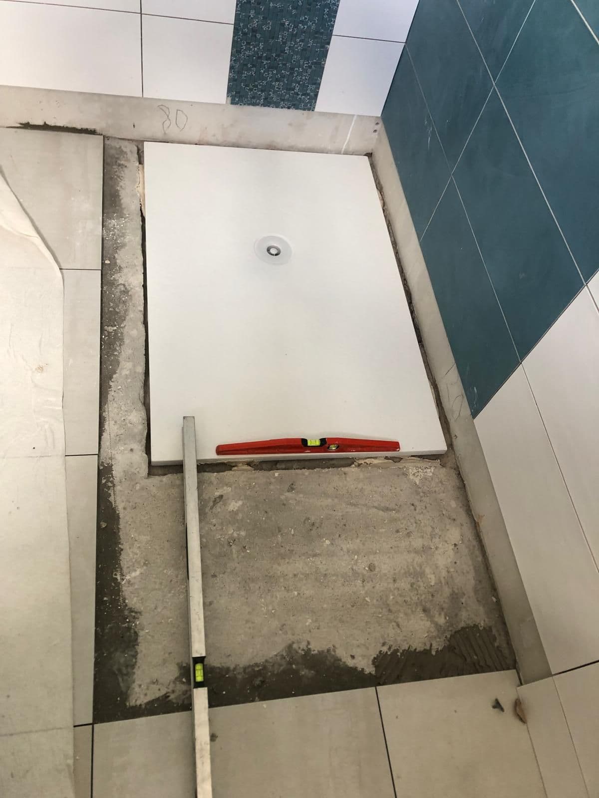 Douche à l'italienne à Dourdan — avant